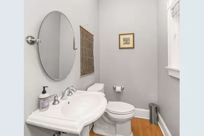 1764 N Astor St, Milwaukee, WI 53202 - Photo 10