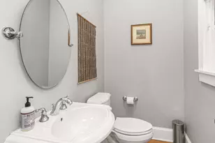 1764 N Astor St, Milwaukee, WI 53202 - Photo 10