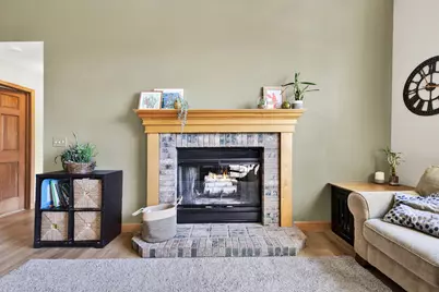 1301  Goldcrest Ct, West Bend, WI 53095 - Photo 8