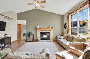 1301 Goldcrest Ct, West Bend, WI 53095 - Photo 2