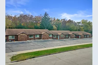 643  Meadow Ln, Burlington, WI 53105 - Photo 2