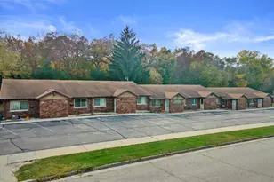 643 Meadow Ln, Burlington, WI 53105 - Photo 2