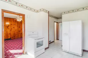 143 E Church St, Mishicot, WI 54228 - Photo 4