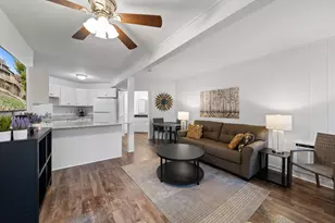 601 Knollwood Cir, Fontana, WI 53125 - Photo 2