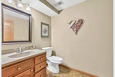 5812 N River Bay Rd, Racine, WI 53185 - Photo 30