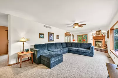 5812 N River Bay Rd, Racine, WI 53185 - Photo 10