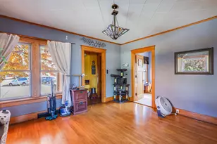 621 Marshall St, Manitowoc, WI 54220 - Photo 4