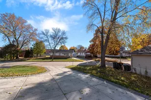 10915 W Wisconsin Ave, Wauwatosa, WI 53226 - Photo 26