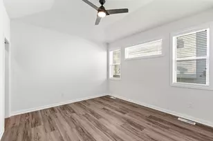 10915 W Wisconsin Ave, Wauwatosa, WI 53226 - Photo 14