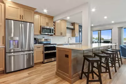 12  Abbey Villa Cir #C, Fontana, WI 53125 - Photo 4