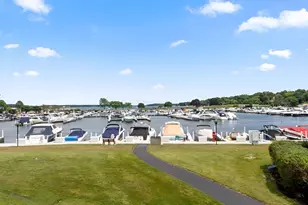 12 Abbey Villa Cir, Fontana, WI 53125 - Photo 1