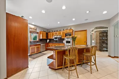 1319  Creekside Ct, Grafton, WI 53024 - Photo 12