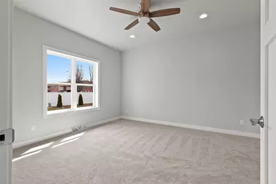 1925  Creekwood Ct, Manitowoc, WI 54220 - Photo 24