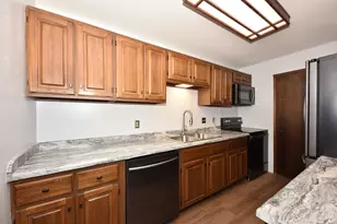 W169N11540 Biscayne Dr, Germantown, WI 53022 - Photo 12