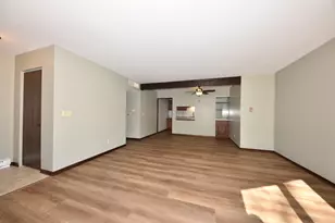 W169N11540 Biscayne Dr, Germantown, WI 53022 - Photo 6