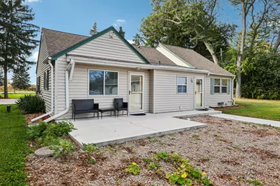 10216 N Baehr Rd, Mequon, WI 53092 - Photo 18