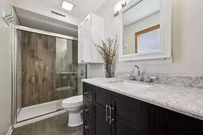 10216 N Baehr Rd, Mequon, WI 53092 - Photo 16