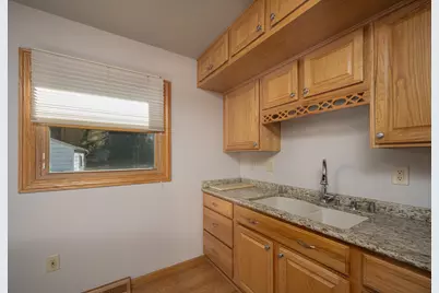 8627 W Ruby Ave, Milwaukee, WI 53225 - Photo 28