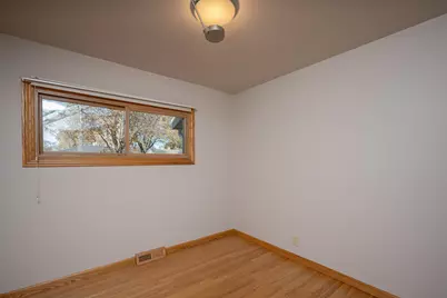8627 W Ruby Ave, Milwaukee, WI 53225 - Photo 10