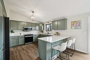 3315 Windsor Pl, West Bend, WI 53090 - Photo 10