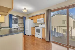 73 University Dr, Fond du Lac, WI 54935 - Photo 4