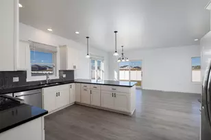 1132 Bridger Dr, Holmen, WI 54636 - Photo 6