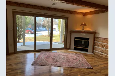 976  Roseland Dr #2, Kewaskum, WI 53040 - Photo 8