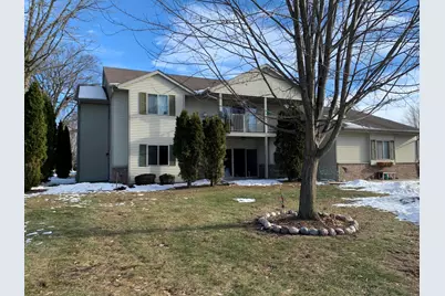 976  Roseland Dr #2, Kewaskum, WI 53040 - Photo 1