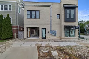 1697 N Marshall St, Milwaukee, WI 53202 - Photo 30