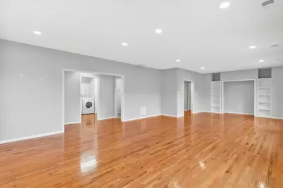 1697 N Marshall St, Milwaukee, WI 53202 - Photo 12