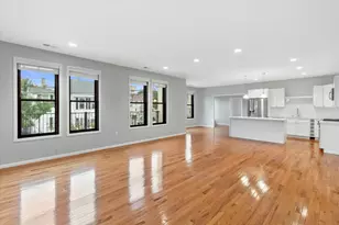 1697 N Marshall St, Milwaukee, WI 53202 - Photo 10