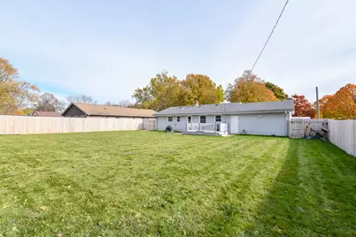 8069 N 105th St, Milwaukee, WI 53224 - Photo 30