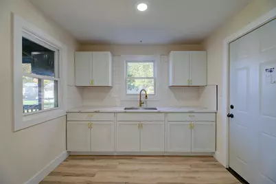 4937 N 51st Blvd, Milwaukee, WI 53218 - Photo 12