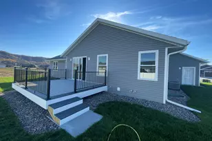 1927 Golden Gate Wy, Holmen, WI 54636 - Photo 4