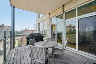 1313 N Franklin Pl, Milwaukee, WI 53202 - Photo 32