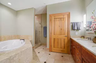 1313 N Franklin Pl, Milwaukee, WI 53202 - Photo 22