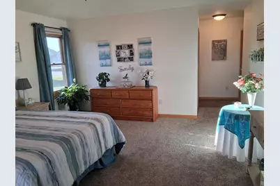 2735  Deer Creek Dr, Racine, WI 53406 - Photo 12