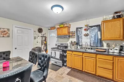 1423  Erie St, Racine, WI 53402 - Photo 6