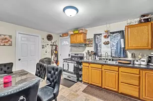 1423 Erie St, Racine, WI 53402 - Photo 6