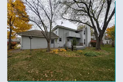 1014  Cottonwood Ct, West Bend, WI 53095 - Photo 4