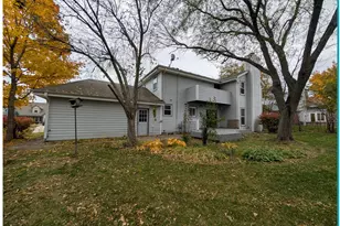 1014 Cottonwood Ct, West Bend, WI 53095 - Photo 4