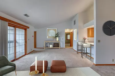 823  Quinlan Dr #E, Pewaukee, WI 53072 - Photo 6