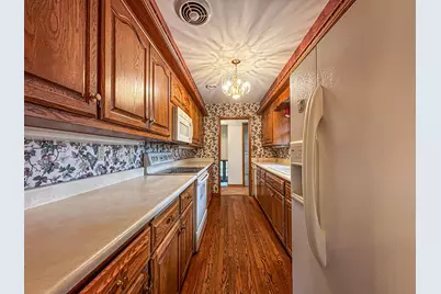 18205  Redvere Dr, Brookfield, WI 53045 - Photo 12