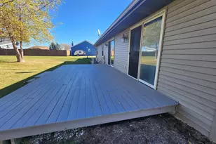 530 Valencia Dr, Delavan, WI 53115 - Photo 4