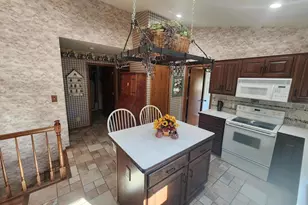 530 Valencia Dr, Delavan, WI 53115 - Photo 8