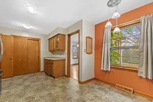 7043 N 107th St, Milwaukee, WI 53224 - Photo 12