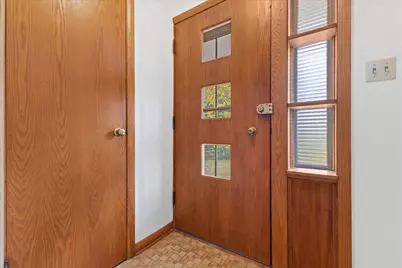 7043 N 107th St, Milwaukee, WI 53224 - Photo 4