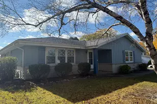 15837 W Robin Rd, New Berlin, WI 53151 - Photo 2