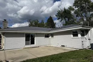 15837 W Robin Rd, New Berlin, WI 53151 - Photo 24