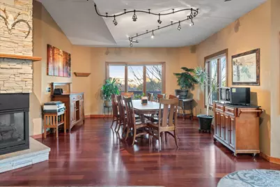 726  4th St, La Crescent, MN 55947 - Photo 4